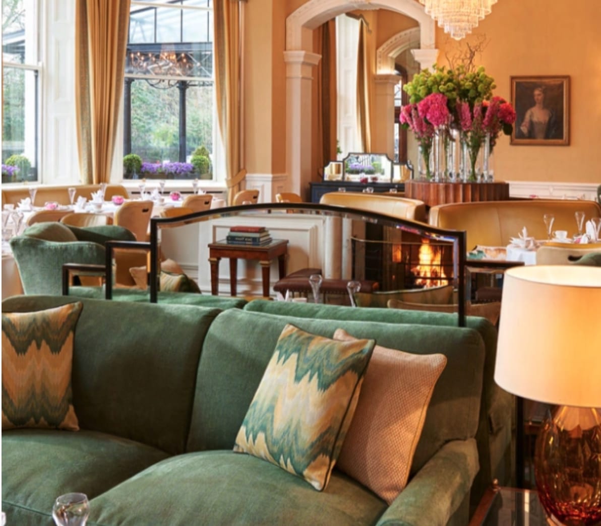 Tableside Dining Takes Center Stage at These Hotel Restaurants Around the World