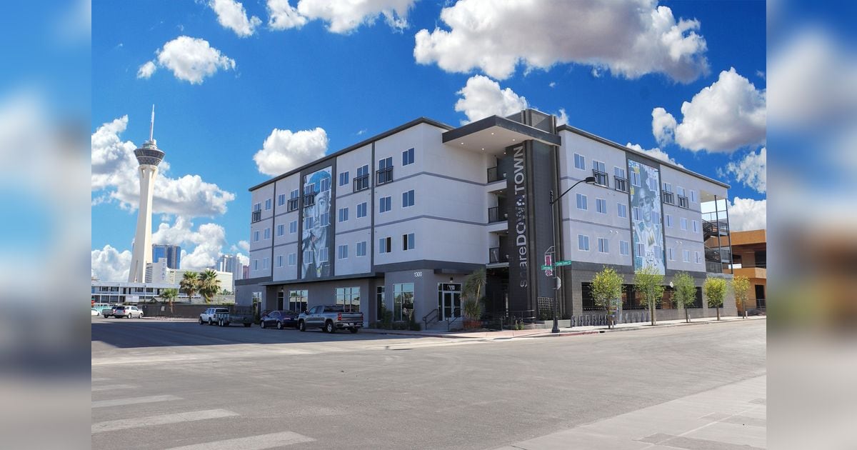 Almond & Oat Coffee Bar Opens at shareDOWNTOWN Arts District