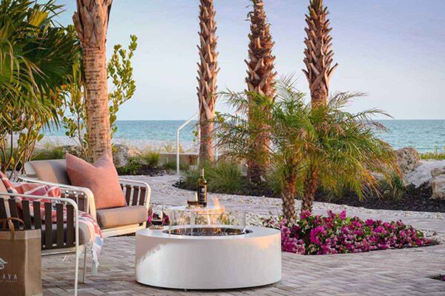 LaPlaya Beach &amp; Golf Resort Splashes Into Summer with Draper James and POLYWOOD Partnership