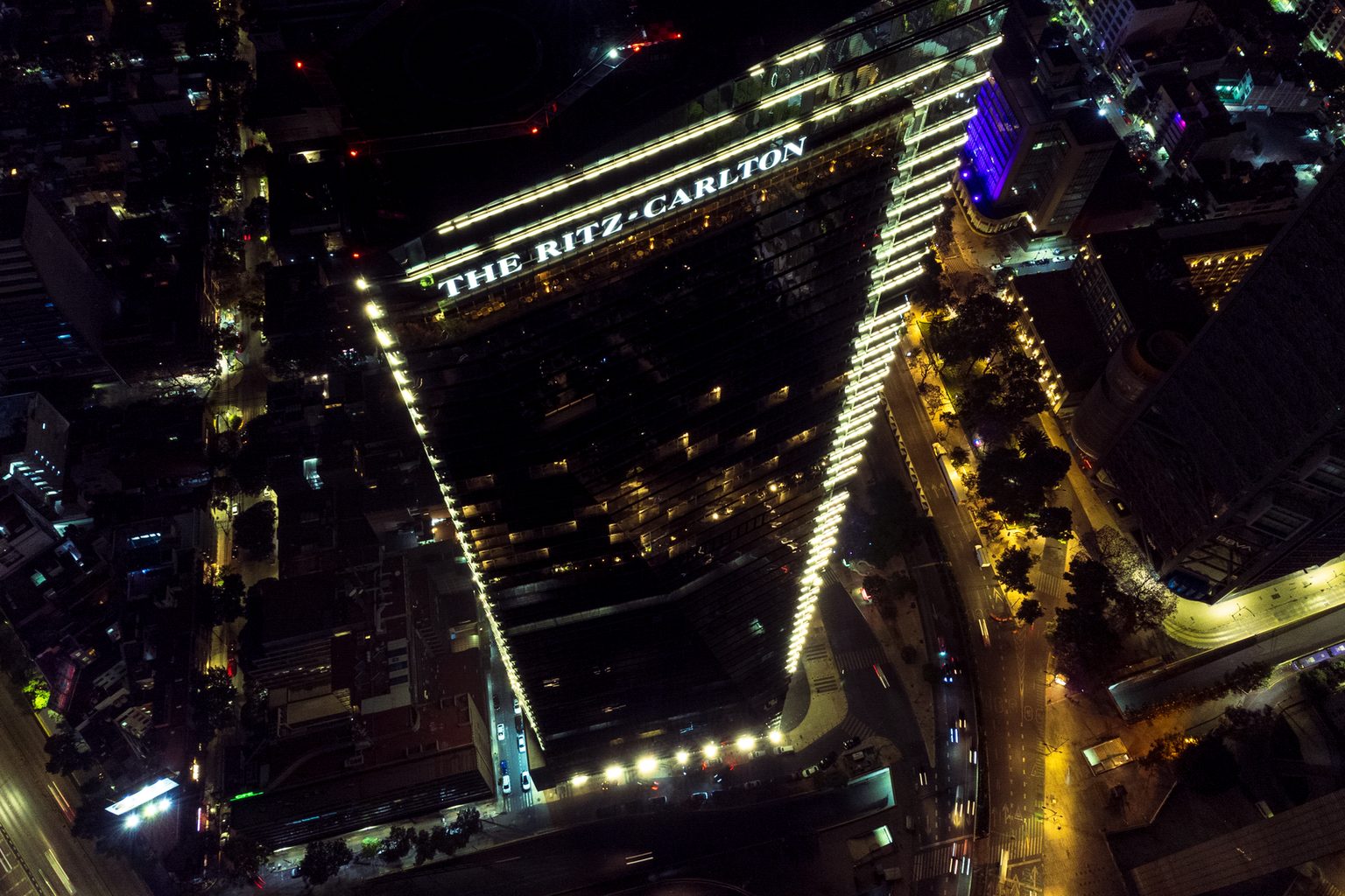 The Ritz-Carlton, Toronto Earns Condé Nast Traveler's Prestigious Triple Crown Distinction