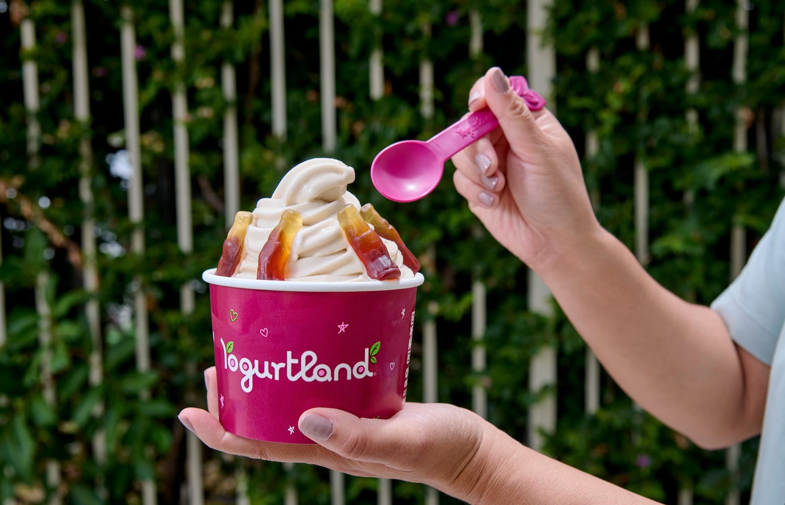 Yogurtland Launches Root Beer Float Frozen Yogurt for National Holiday